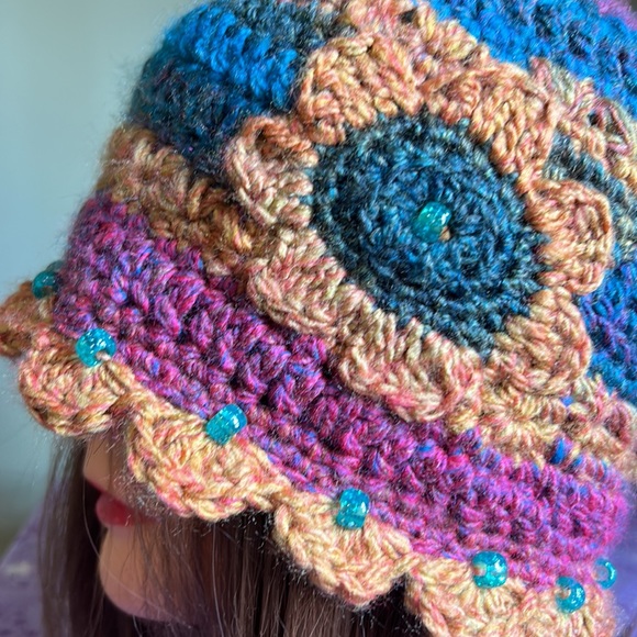 Crochet flower beanie medium/adult :large/child size soft acrylic yarn new - Picture 2 of 6